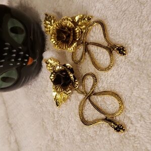 Retro Snake & Flower Unique Golden Design Earrings. NWT